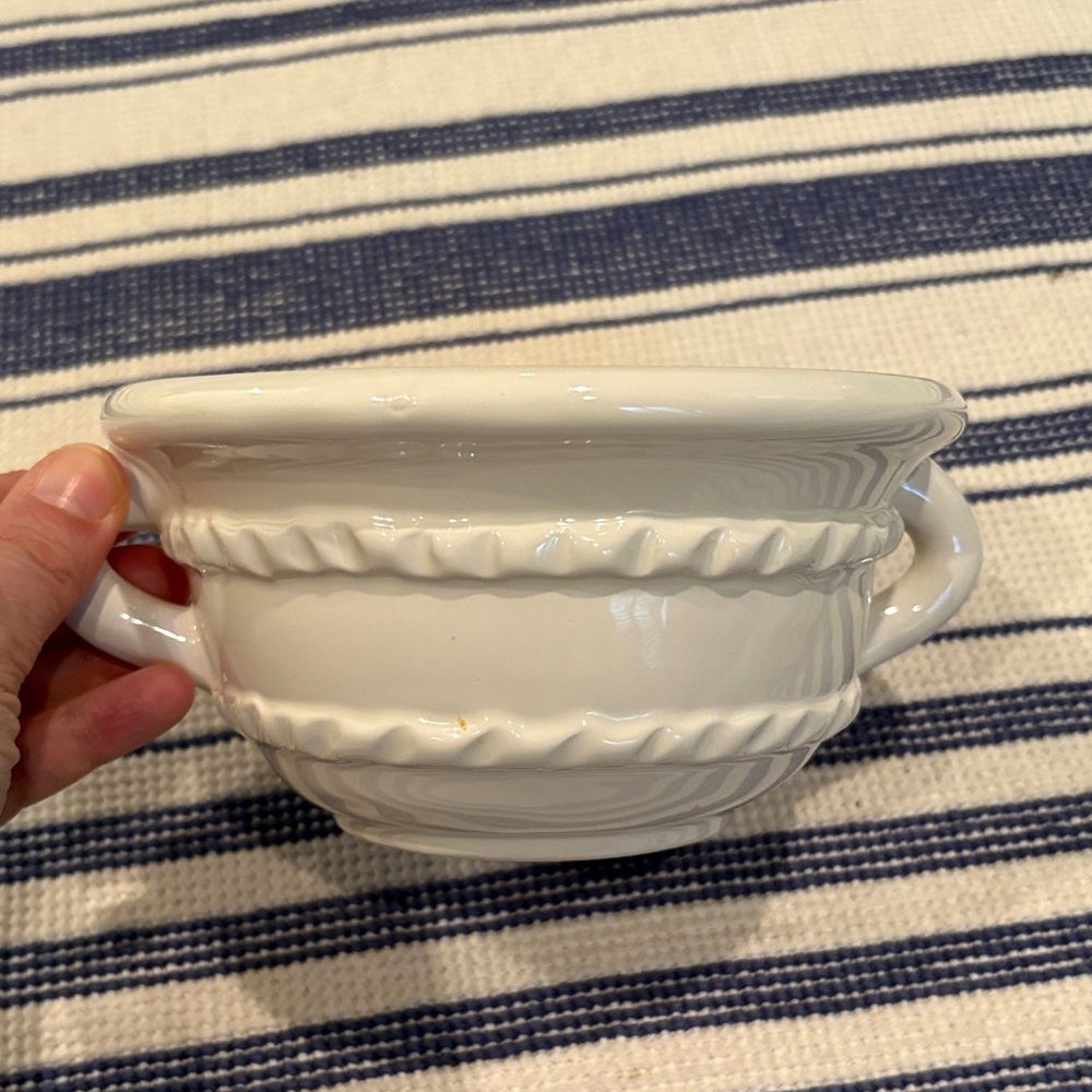 EUC Pottery Barn White Ceramic Serving Bowl with Handles 6.5”
